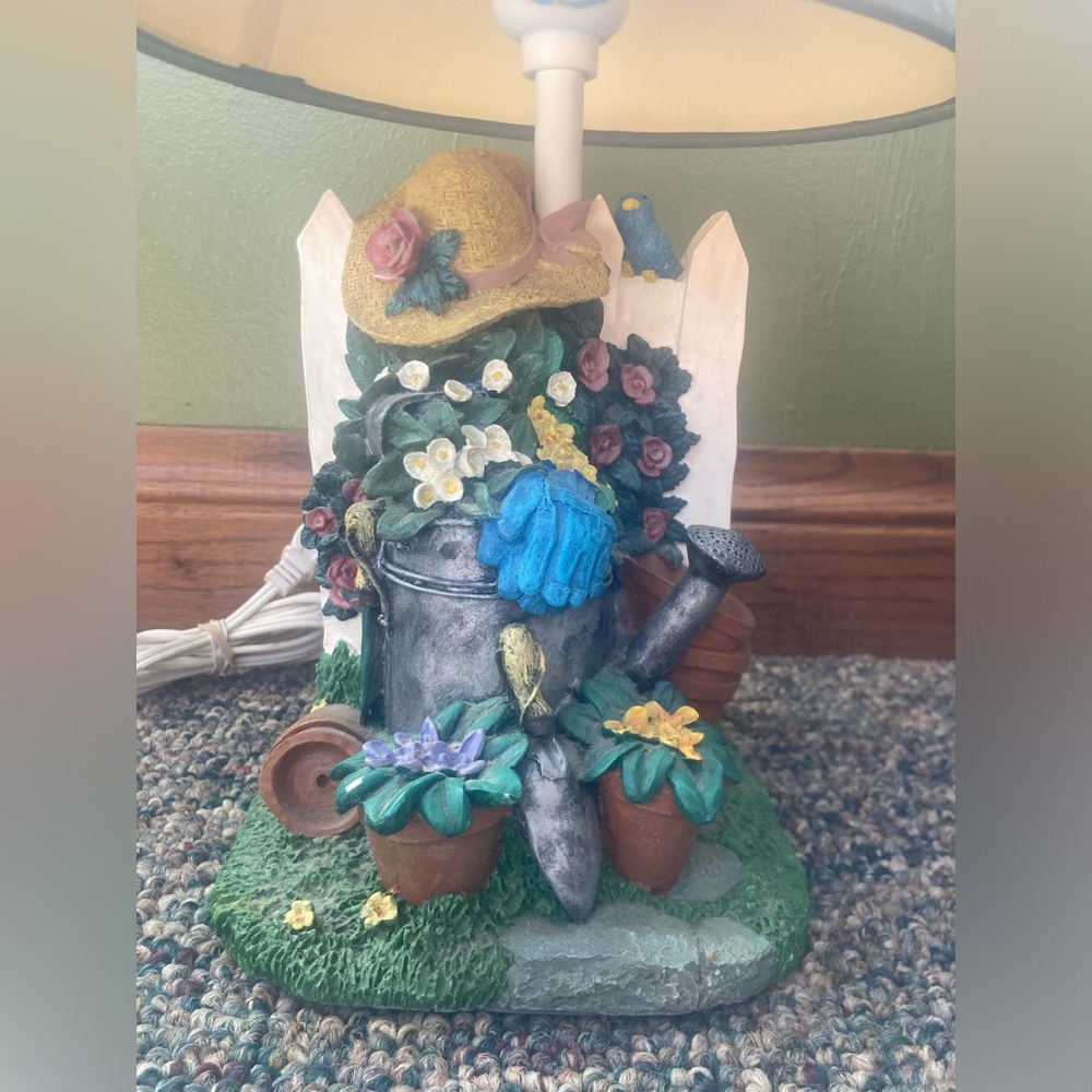 Vintage Figi Graphics 1993 Accent Desk Lamp LA-233 In The Garden Rabbit 14.5" H - Picture 2 of 5